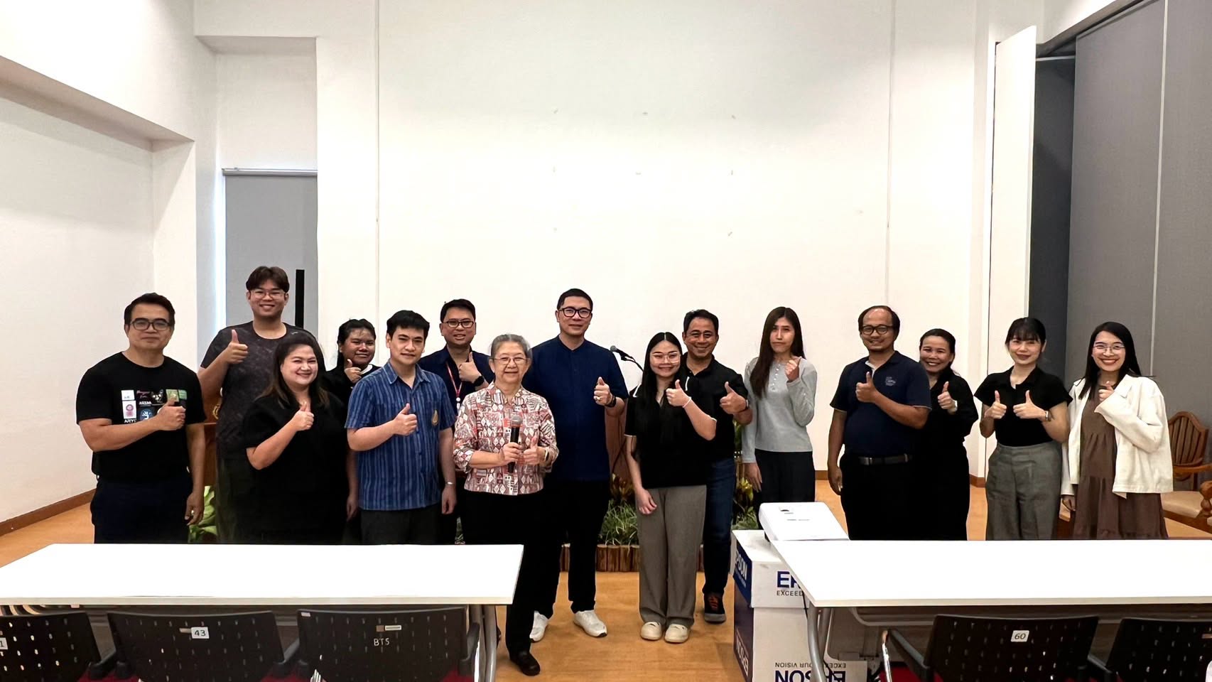 ส่วนบริหารงานวิจัย ร่วมกับ ศูนย์บริการวิชาการ มหาวิทยาลัยแม่ฟ้าหลวง จัดอบรมเชิงปฏิบัติการ หลักสูตร “ความปลอดภัยทางชีวภาพและการรักษาความปลอดภัยทางชีวภาพ (Biosafety and Biosecurity: BSL-2)” สำหรับบุคคลภายนอก